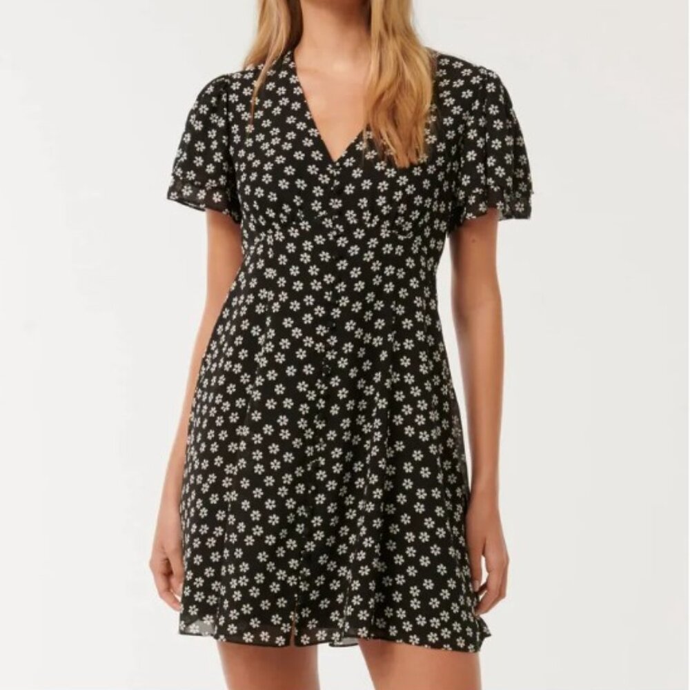 Ever New Classic Black and White Floral Pattern Flowy Mini Summer Dress Size 4